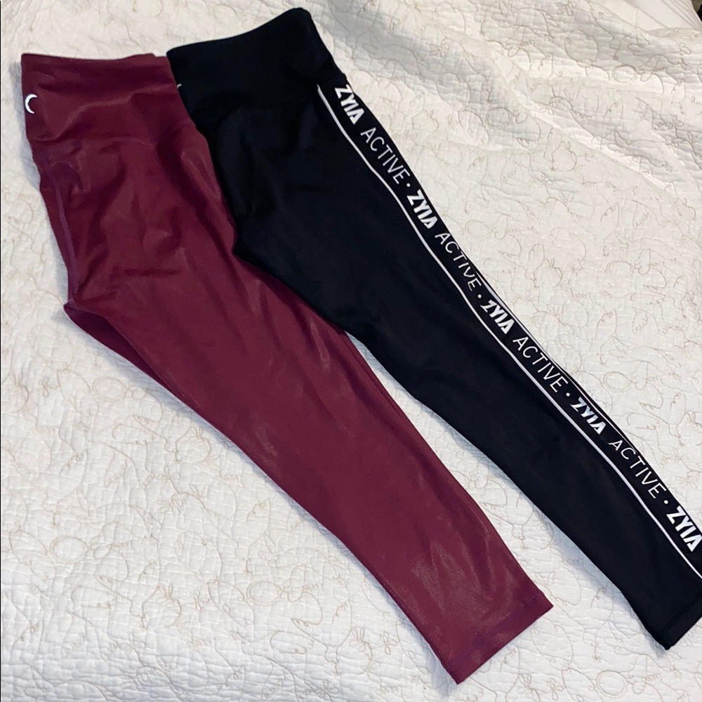 Zyia Active Leggings - Black and Burgundy